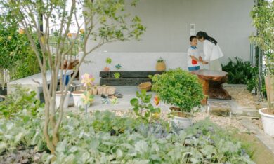 Mãn nhãn với khu vườn trồng rau sạch lơ lửng trên không của bố đảm xứ Huế