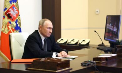 Tính toán của ông Putin khi thiết quân luật 4 tỉnh Ukraine