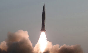 Triều Tiên phóng tên lửa nhiều chưa từng thấy