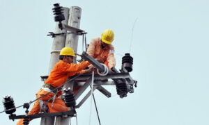 EVN đề xuất tăng giá điện, Bộ Công Thương và chuyên gia nói gì?