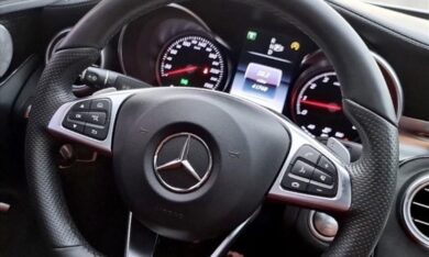 Xe ôtô bị lệch vô lăng không nên xem thường