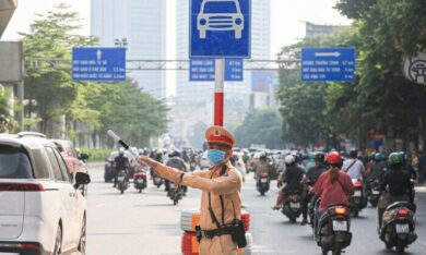 Khác gì không tuân thủ biển báo, có được yêu cầu CSGT cho xem hình ảnh?