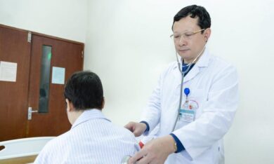 Đau đầu, chảy máu cam, đột ngột phát hiện ung thư máu