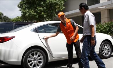 Nguyên chủ tịch Rolls-Royce Việt Nam đưa lời khuyên cho tài xế chuyên nghiệp