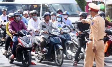 Mức phạt lỗi vượt đèn đỏ năm 2023, đèn vàng có được đi, CSGT có cần chứng minh bằng hình ảnh?