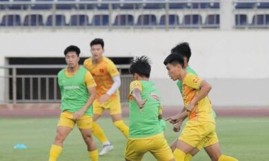 SEA Games là gánh nặng với bóng đá Việt Nam?