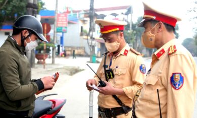 Mức phạt xe không chính chủ mới nhất năm 2023, xe đi mượn chứng minh bằng cách nào khi bị CSGT kiểm tra?