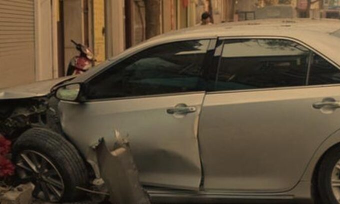 Mâu thuẫn, lái ôtô Toyota Camry tông đối thủ tử vong