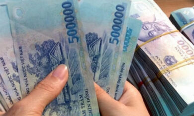 Lãi tiết kiệm xuống thấp kỷ lục, người gửi tiền hụt hẫng