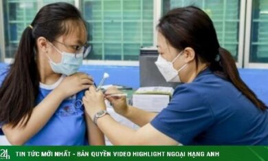 Trẻ gái sắp được tiêm vaccine HPV ngừa ung thư cổ tử cung miễn phí