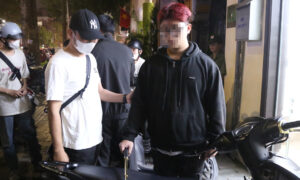 Cảnh sát 141 bắt giữ hàng chục thanh thiếu niên ‘càn quấy’ trên đường Hà Nội