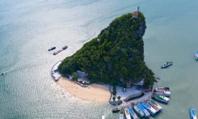 Bãi Ti Tốp của Quảng Ninh, Việt Nam lọt danh sách đẹp nhất thế giới năm 2024