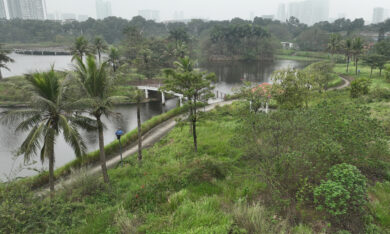 Công viên bỏ hoang giữa khu dân cư đông đúc ở Hà Nội