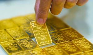 NHNN tung gần 17.000 lượng vàng SJC ra thị trường, giá vàng có giảm mạnh?