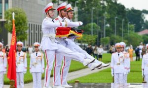 Hướng dẫn chi tiết tham quan Lăng Chủ tịch Hồ Chí Minh mới nhất mùa hè 2024