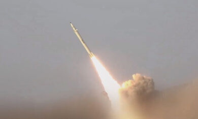 Houthi tuyên bố dùng tên lửa siêu vượt âm tập kích tàu hàng