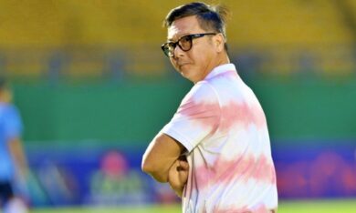 HLV Lê Huỳnh Đức dẫn dắt Hà Nội FC?