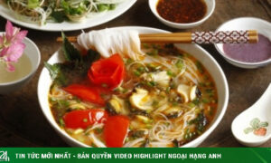 Vì sao các món canh, bún thường cho cà chua?