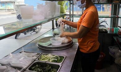 Nhận chuyển khoản từ người khác có phải đóng thuế?