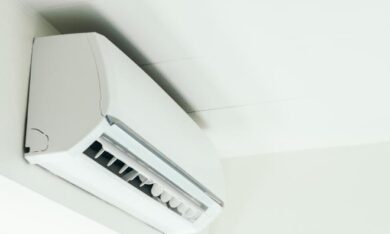 Đừng bật điều hòa khi dông bão nếu không muốn ném tiền qua cửa sổ