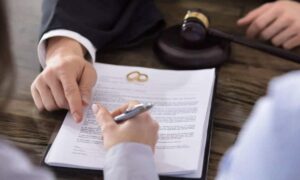 Ly hôn rồi tái hôn với cùng một người, tài sản xử lý thế nào?
