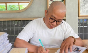 Đối thoại với Càng hiểu càng thương của Lưu Đình Long và Lê Minh Huân
