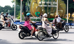 Tâm tư của người dân khi Hà Nội cấm xe máy xăng vào vành đai 1 từ tháng 7/2026