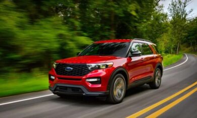 SUV nhập Mỹ Ford Explorer chỉ bán được 1 xe