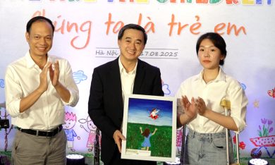 Thứ trưởng Y tế: Quan tâm trẻ em hôm nay giúp đất nước vươn mình trong tương lai