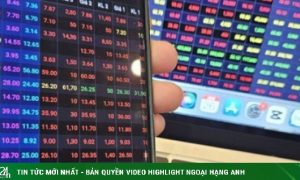 Cổ phiếu ngân hàng bị bán tháo, có nên bắt đáy lúc này?