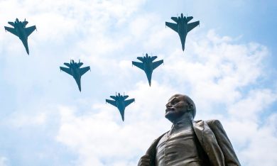 Phi cơ quân sự đồng loạt bay qua Quảng trường Ba Đình