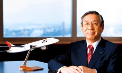 Tự cắt lương để không sa thải nhân viên, đi làm bằng xe buýt: Vị CEO đáng nể