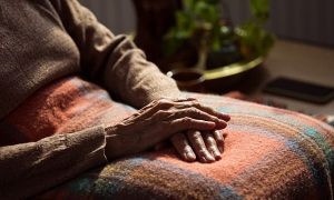 Bí ẩn đằng sau bản di chúc dành toàn bộ tài sản cho ‘con nuôi’