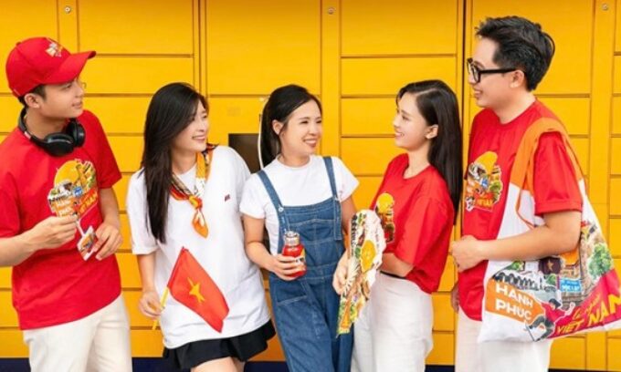 SHB mang tinh thần “Hạnh phúc là người Việt Nam” vào từng món quà tri ân