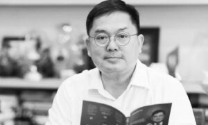 Từ sự ra đi của ông Hoàng Nam Tiến