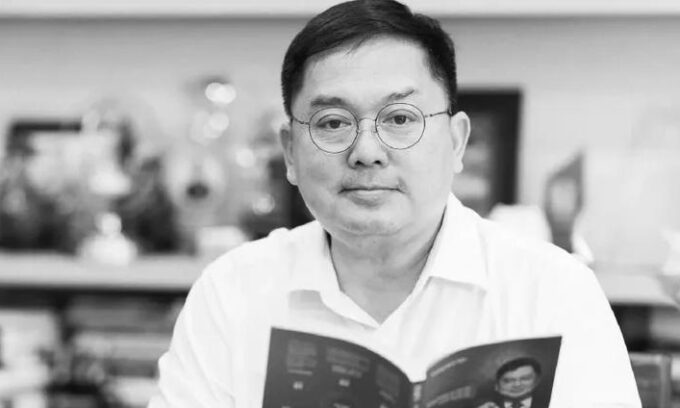 Từ sự ra đi của ông Hoàng Nam Tiến