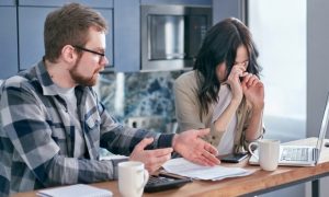 Chồng có phải trả nợ khi ly hôn?