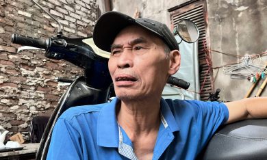 Bất lực nhìn ngôi nhà cháy khiến 5 người chết ở Hà Nội