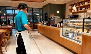 Khi sinh viên đánh đổi giấc ngủ, điểm số để mưu sinh