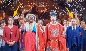 Con trai 27 tuổi lấy vợ da màu U50, phản ứng của bố mẹ gây chú ý