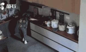 Ống ga rò rỉ gây cháy nổ, cụ bà 82 tuổi bình tĩnh xử trí, thoát nạn ngoạn mục