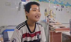 Huy Vũ 11 tuổi chiến đấu với bạch cầu cấp tại Đắk Lắk