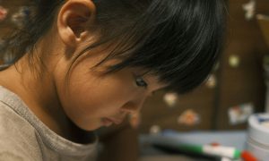 7 thói quen độc hại của phụ huynh khiến con dễ yếu đuối, khó hạnh phúc