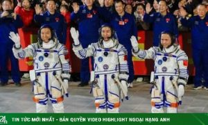 Tình cảnh của phi hành đoàn Trung Quốc nhường tàu giải cứu