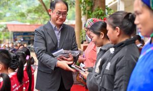 Uniqlo hỗ trợ cộng đồng ở Việt Nam bằng ‘sức mạnh của trang phục’