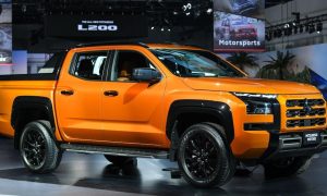 Mitsubishi Triton lại ‘vượt mặt’ đối thủ đồng hương