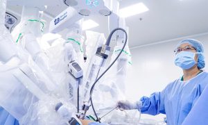 Robot phẫu thuật cắt u buồng trứng