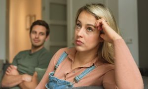 Những người vợ không cảm xúc