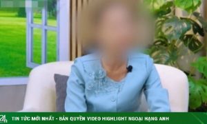 Mẹ tai biến nằm một chỗ, bố họp gia đình dẫn theo người lạ về, đưa ra yêu cầu khiến cả nhà náo loạn