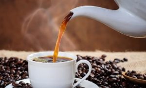 Vì sao tim đập nhanh, tăng huyết áp sau uống cà phê?